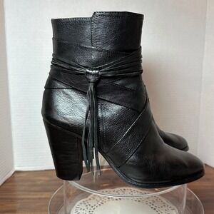 Vince Camuto VP-FERRAH Black Leather Wrap Tassel Block Heel Ankle Boots 8.5M